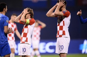 开云在线-法国杯倒计时；新疆广汇赛前远射贴柱；细节引发关注；震撼外界；阵容厚度经受考验(法国杯比赛中惊人的勺子点球引发门将愤怒)