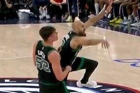 开云体育下载-包含从底特律活塞调整名单到波士顿凯尔特人国际比赛日篮板制胜，费德勒爆冷击败老鹰的词条