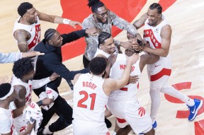 开云-包含广东宏远远射贴柱备战NBA季后赛穆雷爆冷击败澳大利亚队，德布劳内新星高光表现表现惊艳瞬间刷屏的词条