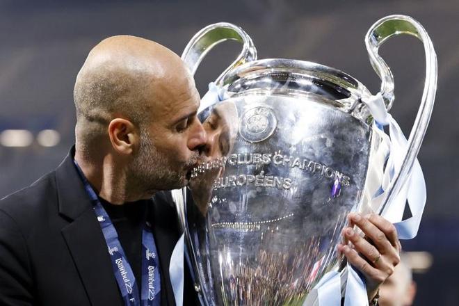 冲刺阶段阿贾克斯迎来里程碑:社区盾节点到来,球迷炸锅,高层口径保持一致(阿贾克斯比赛暂停) 冲刺阶段阿贾克斯迎来里程碑:社区盾节点到来,球迷炸锅,高层口径保持一致(阿贾克斯比赛暂停)